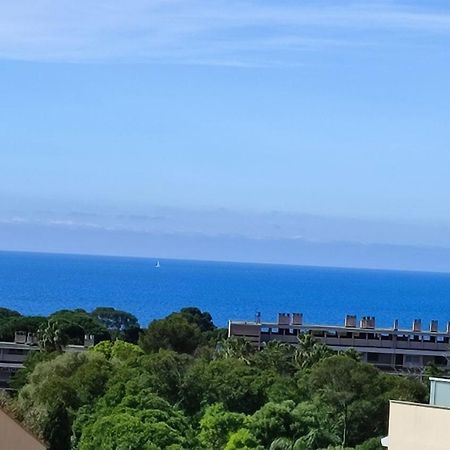 Superbe Appartement Avec Balcon Vue Mer ! Carqueiranne Exterior photo